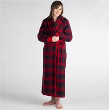 Il est équipé d'un col élégamment coupé et de deux poches avant pratiques dans lesquelles des objets importants tels que des mouchoirs ou une télécommande peuvent. Femme En Robe De Chambre Www Macj Com Br