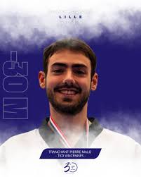 Djelika Diallo vice championne d'Europe ! 🤩 Elle perd de peu contre la  Grecque Christina Gkentzou 7 à 12.