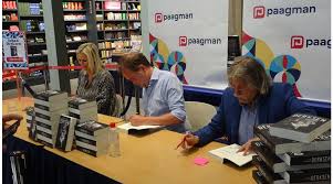 Met de ondersteuning van het gelijknamige televisieprogramma, probeert de uitgeverij de groei van het nederlandse sportboek voor te zetten. Voorburgs Dagblad Johan Derksen In Mall Bij Paagman Voor Zijn Boek