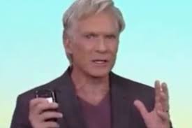 Sam Champion is stunned into silence & asks 'is there something wrong with  me' after odd Robin Roberts question