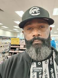 Into chatting with 35+ Labor day May 1st