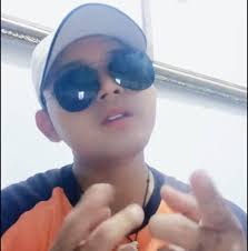 Kisah cinta beda usia memang selalu menarik untuk dibahas. Tak terkecuali  kisah cinta seorang kakek lanjut usia (lansia) berusia 80 tahun yang  menikahi gadis 19 tahun. Akad nikah itu dihadiri oleh saksi,