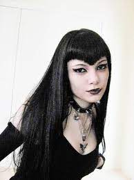 My Body S A Zombie For You Gothic Hairstyles V Bangs Goth Beauty