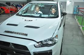 He is the youngest of two siblings. Zizan Raja Lawak Dengan Kereta Terbarunya Evo 10 Hazmin Hamudin