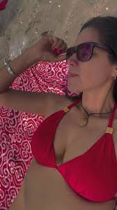 La chica del bikini rojo mas bien 😅 #flash #playa #semanasanta  #lachicadelbikiquini #calor #golpedecalor #abril