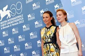 Find the latest tracks, albums, and images from albina dzhanabaeva. Venezia 69 Segunda Jornada