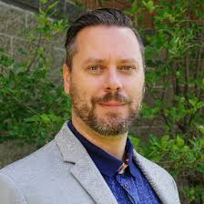 Chris Trower's Instagram, Twitter & Facebook