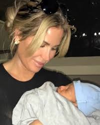 Finally .. 🙌🏼🙏🏼 I can tell you who that precious baby is that you have  seen