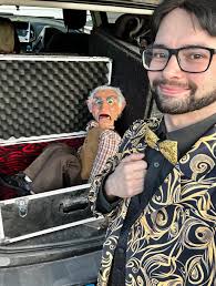 You'll never know who you'll meet in showbusiness! Ted Lloyd and Skinny  Dugan meet #elvispresley in the late 50s! #ventriloquist