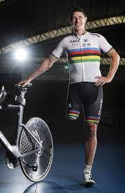 Ask anything you want to learn about darren hicks by getting answers on askfm. Track Down Under Darren Hicks Ready To Dazzle Under Lights On Friday The Advertiser