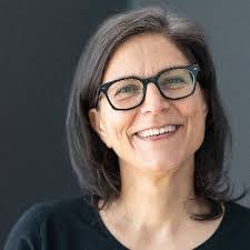 Amanda Lange's Instagram, Twitter & Facebook