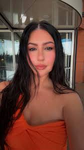 Hello my name is David. I am a St Petersburg fashion/commercial do it all  photographer/videographer. I also do portraits of your family's most  important members! Dressed up, with the family or just