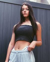 Nikki Woods On Instagram A Sharpie Can Really Do A Lot Fashion Women Women S Top