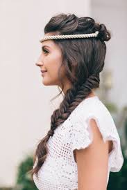 Wonder Woman Fans These Wedding Ideas Are Up Your Amazon Alley Hair Styles Womens Hairstyles Braided Hairstyles