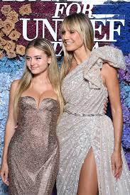 1 day ago · heidi klum and her daughter leni have us seeing double in matching looks while in venice, italy. Heidi Und Leni Klum So Ahnlich Sehen Sich Mutter Und Tochter Auf Dem Roten Teppich Glamour