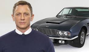 Hol sie dir jetzt, bevor es zu spät ist! James Bond 25 Daniel Craig Spotted Filming In Classic Aston Martin V8 In London Express Co Uk