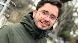 Influencer tico explota luego de fotos sexuales enviadas a su novia|  Telediario Costa Rica