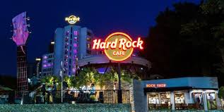 Cukup ramai terutama dimalam hari ditempat khususnya. Hard Rock Cafe Pattaya Ulasan Restoran Tripadvisor
