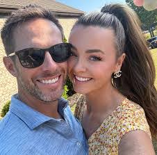 Holly Durst's Instagram, Twitter & Facebook