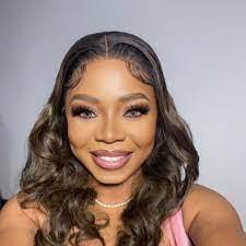 Allison Okon's Instagram, Twitter & Facebook