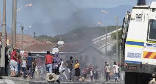 Johannesburg (ap) — police say six people are dead and 219 have been arrested amid escalating violence during rioting that broke out following the imprisonment of south africa's former president jacob zuma. It S War Out Here Riots Sweep Africa As Covid 19 Fallout Triggers Food Shortages Sputnik International