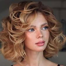 But girls still wear this hairstyle to parties and big events. 32 Perfect Hairstyles For Round Face Women In 2021