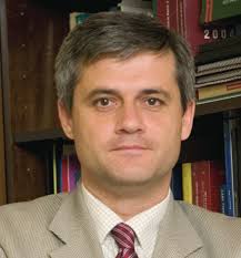 Se busca un lugar para guardar el coche