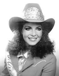 Sandy Dunson's Instagram, Twitter & Facebook