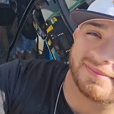 I can handle 5 guys! 😏 😝