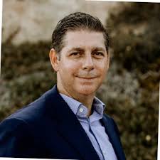 We are thrilled to celebrate Rene Echiverri's incredible 35-year journey  with us at Wedbush! Rene's natural leadership, wisdom, and unwavering  support have stood the test of time. He fondly recalls…