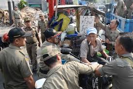 Artis cynthiara alona menjadi tersangka kasus prostitusi dan eksploitasi anak (antara foto/indrianto eko suwarso). Cegah Pkl Berjualan Satpol Pp Jaga Masjid At Taqwa Cirebon Republika Online