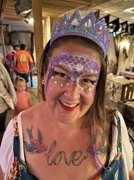 And who said 50 and older cannot go wild 🙈. 😂😂😂