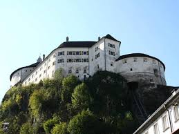Find the travel option that best suits you. Festung Kufstein Burg Gipfelburg Burgenarchiv De