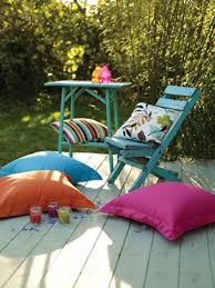 Pin By Fabiana Batista On How Does Your Garden Grow Painted Garden Furniture Wooden Garden Furniture Colorful Patio