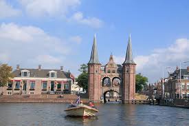 Alle wedstrijdgedragen shirts van sc heerenveen woensdag tegen ajax gaan onder de hamer. Elfstadtefahrt Ubers Wasser Sneek Eine Station Auf Der Elfstadtetour Ubers Wasser Das Wassersportzentrum Von Friesland Yachts4u