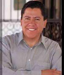 Precandidato de morena a la gubernatura de #zacatecas. Cierra Precamana David Monreal