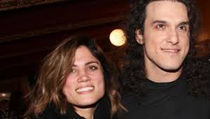 Ο τίτλος του δείπνου ήταν exotic dinner, γι' αυτό εξωτικό σκηνικό είχε στηθεί στο ecali club. Aimilianos Stamatakhs Star Gr