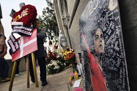 For weddings, sympathy and special. Tributes To Michael Jackson Flow On 10th Death Anniversary Las Vegas Sun Newspaper