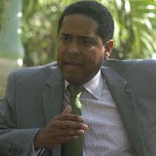 Cox Alomar: Ser hijo de padres divorciados le da calle