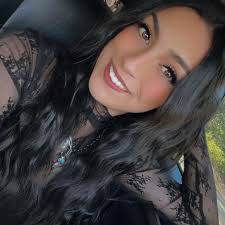 Hi everyone ! My fiancée and I are getting married July 25th, 2026 (a  Saturday) in Philomath & Im looking for a hair & makeup artist for that  special day ! I'm