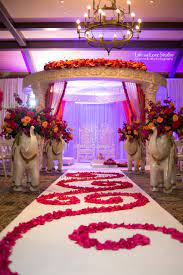 Indian Wedding Mandap Wedding Aisle Suhaag Garden Florida Wedding Decorator And Designer Wedding Mandap Indian Wedding Decorations Indian Wedding