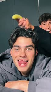 Jacob Rott and Tim Schaecker Kiss