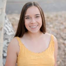 Emma Holt's Instagram, Twitter & Facebook