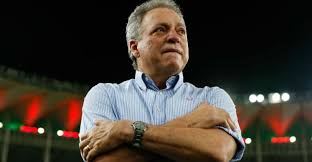 Abel carlos da silva braga (born 1 september 1952), known as abel braga, is a brazilian football manager and former player who played as a central defender. Sportbuzz Personalidades Abel Braga Treinador De Futebol