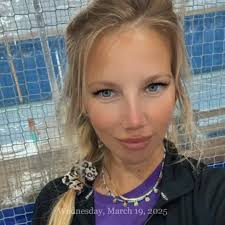 I have a Luxurious Studio/1-5 bedroom Apartment in desirable neighborhood  for rent. Enjoy natural light amazing views (modern/traditional) For More  Information Text me (310) 876-8873 iMessage : Dehosi5909@ikuromi.com