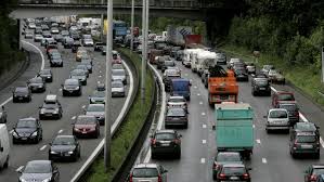 Elle commence par le respect du code de la sécurité routière et l'adoption de bons comportements. Sanctions Plus Severes Remise Plus Rapide Des Amendes Le Code De La Route Change Ce 1er Juillet Le Soir