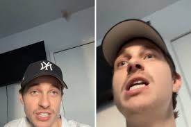 Man Gets 'Surprise' Visitor While Singing, Goes Viral For Response