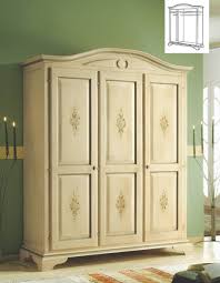 Il tutto con ampia scelta di legni e tinte, dal naturale colore del legno alla piu' estrosa decorazione. Galleria Camere Da Letto Classiche Outlet Arreda Arredamento