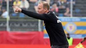 The henrik pedersen research group at linköping university is working on chemical vapour deposition (cvd) with the aim to develop better cvd routes to, primarily, electronic materials. Eintracht Braunschweig Wird Das Spiel Gegen Meppen Ein Entscheidendes Fur Henrik Pedersen Sportbuzzer De