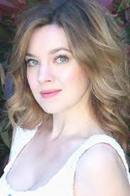 Evie Wray's Instagram, Twitter & Facebook